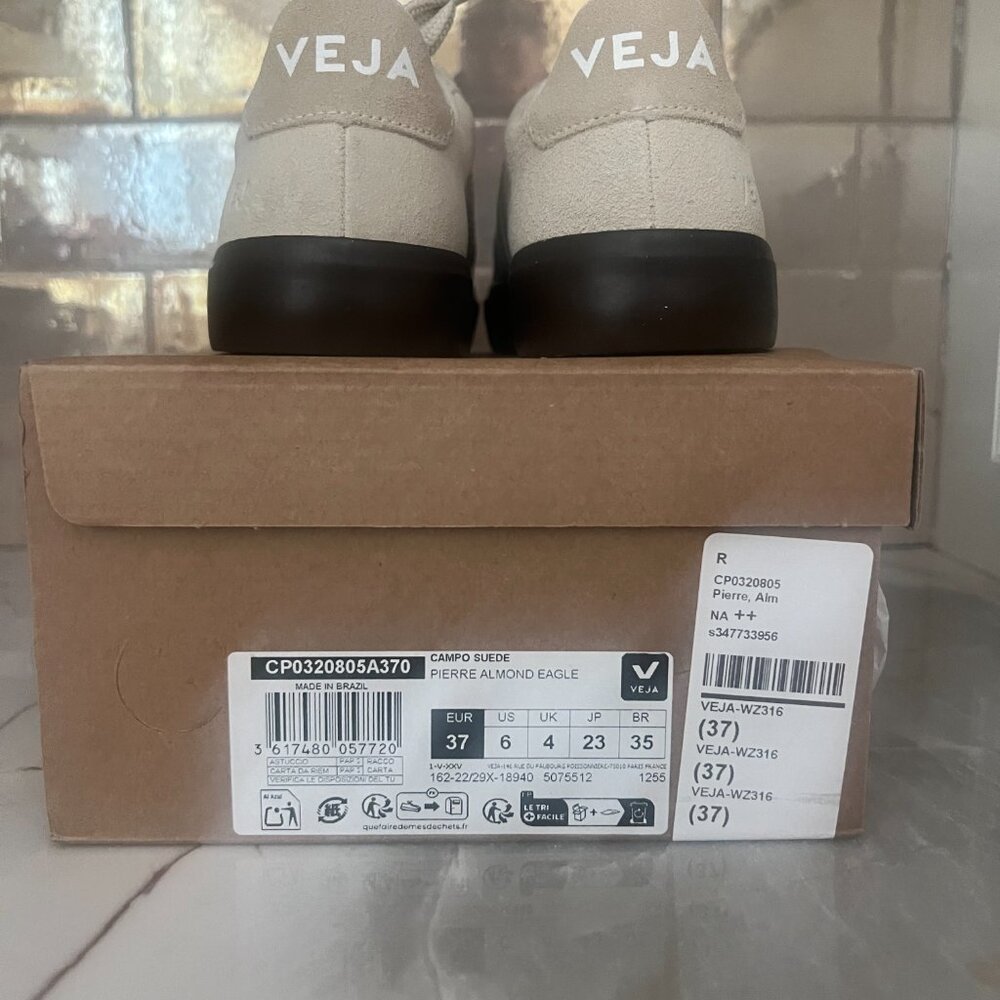 Veja Campo Suede Sneakers – Brand New – Size 6 - Picture 2 of 4